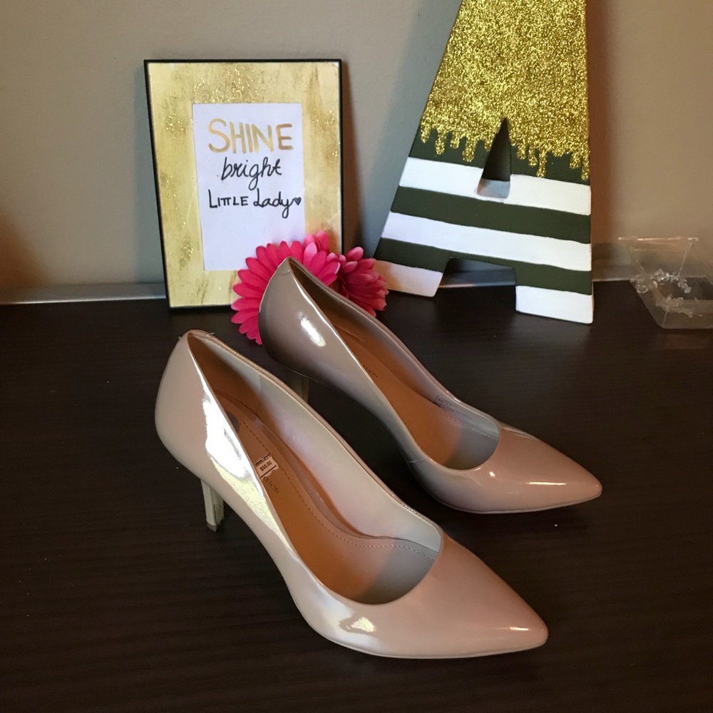 BCBGeneration Nude Heels 👠